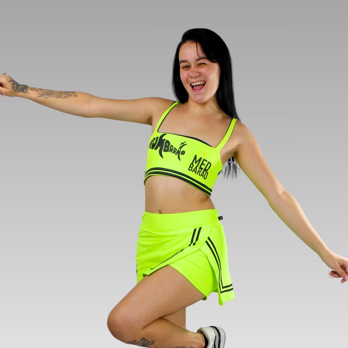 Brindes personalizados — chaveiro e polo